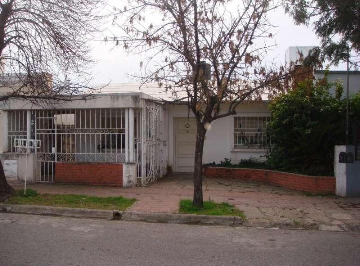 Casa · 180m² · 3 Ambientes · 1 Cochera