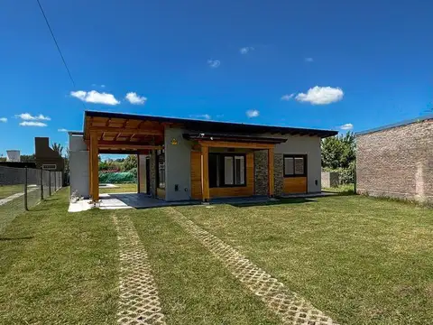Casa en Venta en Las Tardes, Roldan