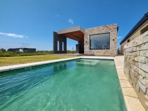 Casa en Venta en Pueblo Esther, Rosario