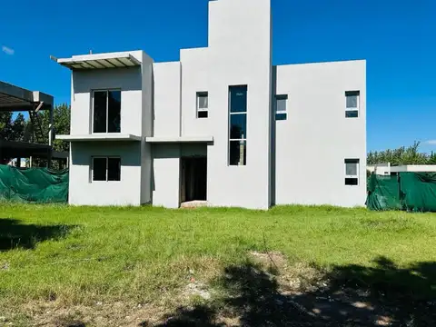 Casa en Venta en Puerto Roldan, Countries y Barrios Cerrados en Roldan