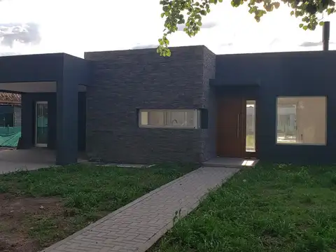 Casa en Venta en Puerto Roldan, Countries y Barrios Cerrados en Roldan