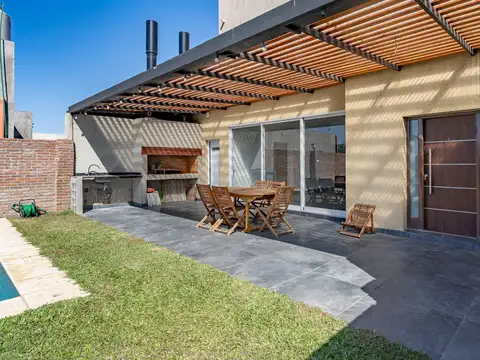 Casa en Venta en Pueblo Esther, Rosario