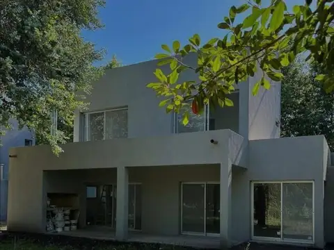 Casa en Venta en Pueblo Esther, Rosario