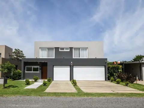 Casa en Venta en Pueblo Esther, Rosario
