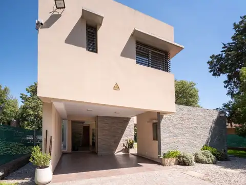 Casa en Venta en Roldan, San Lorenzo