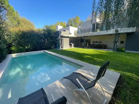 Casa en Venta en Pueblo Esther, Rosario