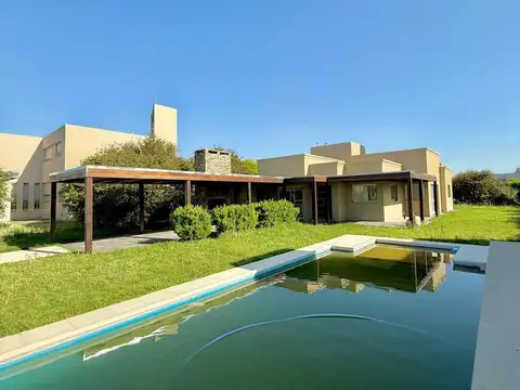 Casa en Venta en Puerto Roldan, Countries y Barrios Cerrados en Roldan