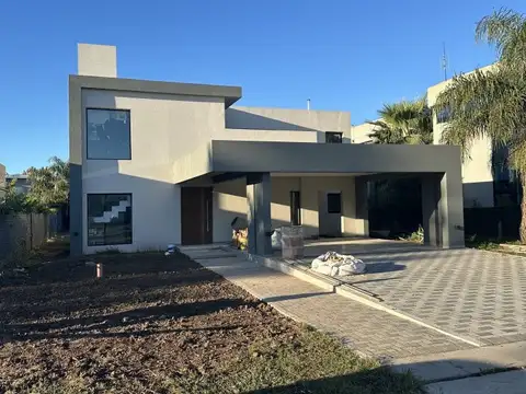 Casa en Venta en Pueblo Esther, Rosario