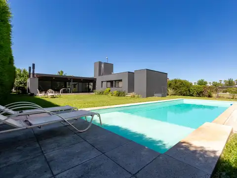 Casa en Venta en Puerto Roldan, Countries y Barrios Cerrados en Roldan