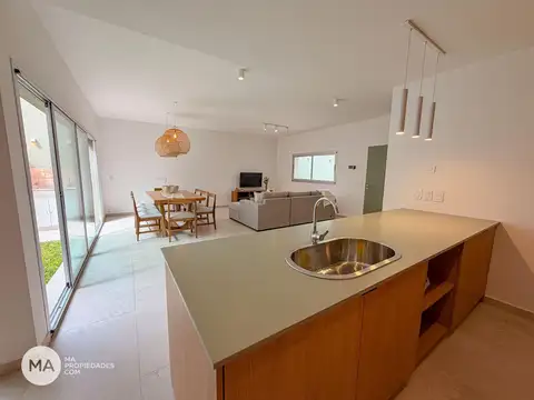 Casa en Venta en Nuestra Señora De Lourdes, Rosario