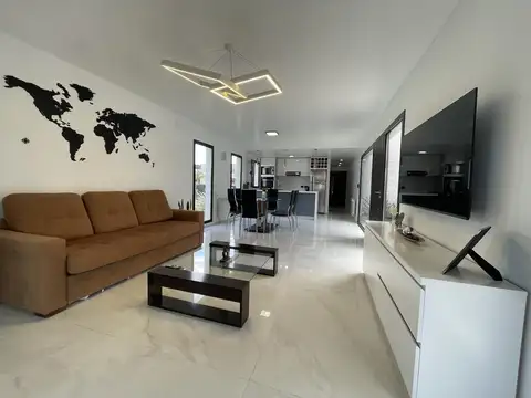 Casa en Venta en Puerto Roldan, Countries y Barrios Cerrados en Roldan