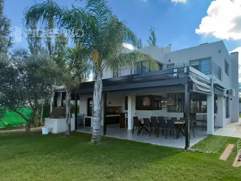 Casa en Venta en Roldan, San Lorenzo