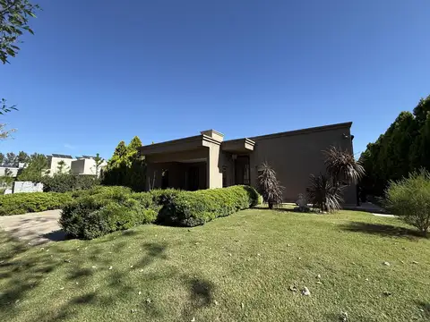 Casa en Venta en Puerto Roldan, Countries y Barrios Cerrados en Roldan