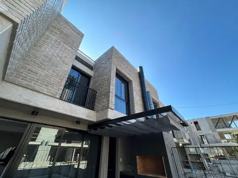 Casa en Venta en Fisherton, Rosario