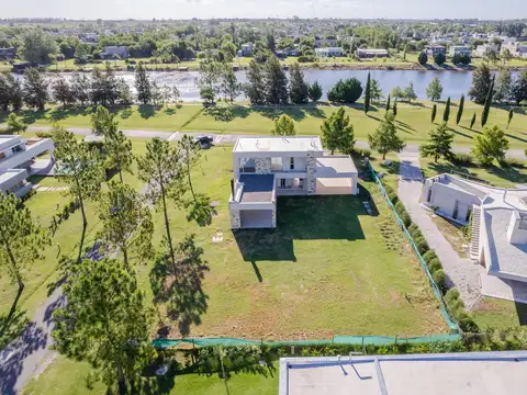 Casa en Venta en Puerto Roldan, Countries y Barrios Cerrados en Roldan
