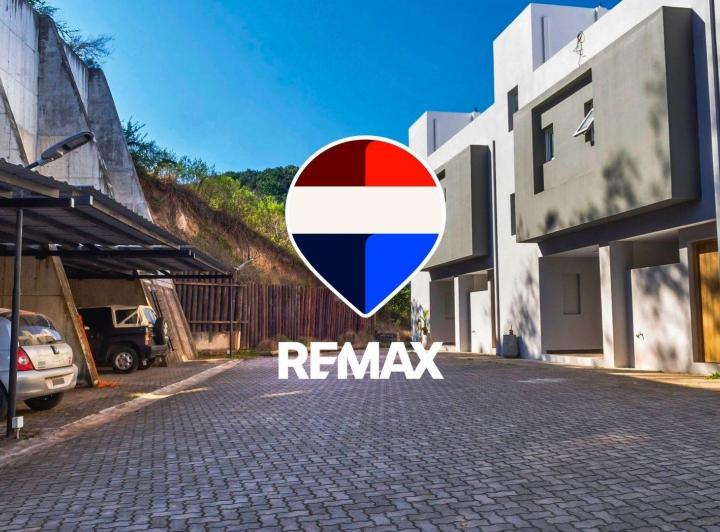 Casa · 150m² · 5 Ambientes · 2 Cocheras
