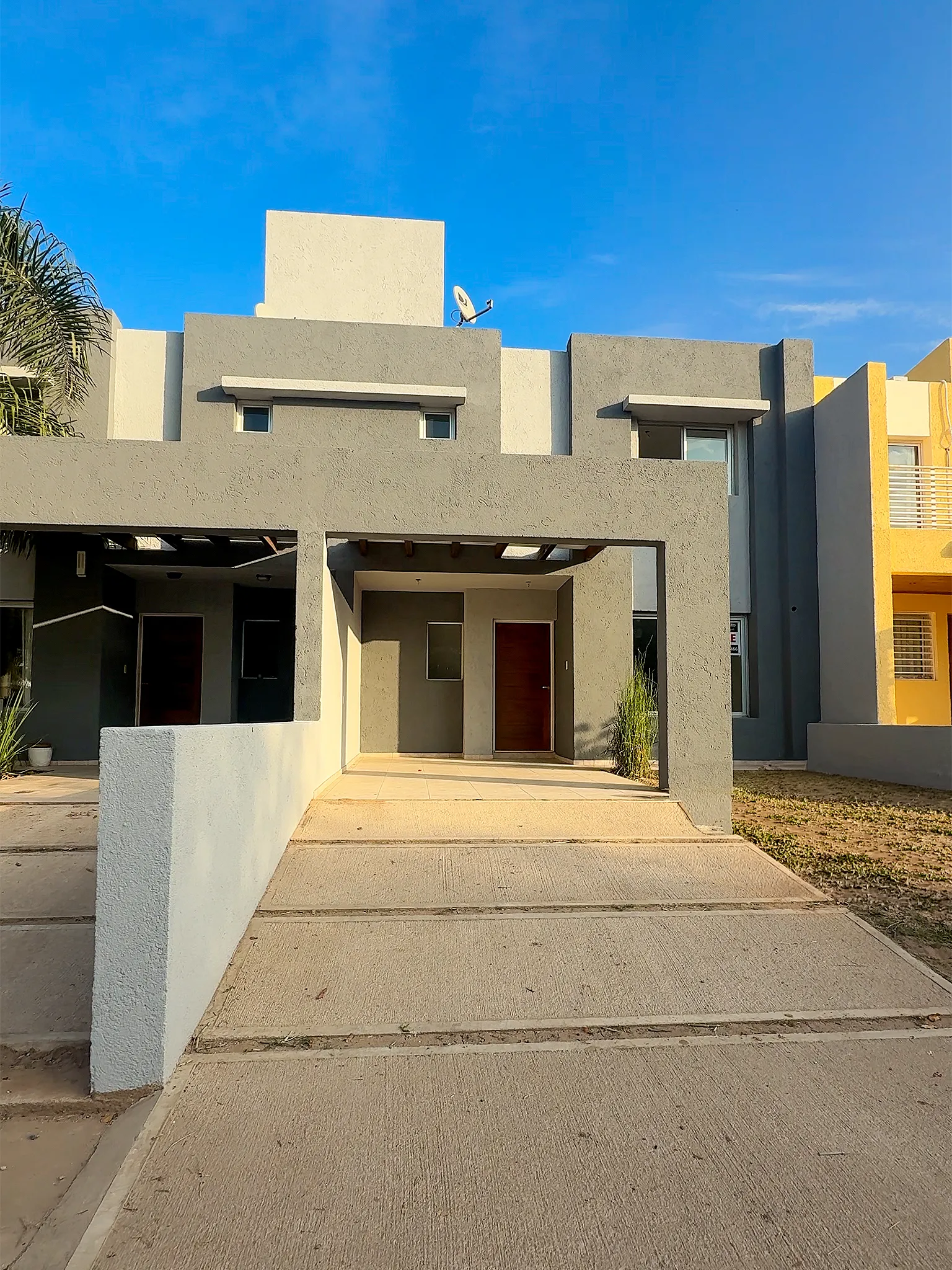 VENTA DUPLEX TRES DORMITORIOS ZONA NORTE apto credito