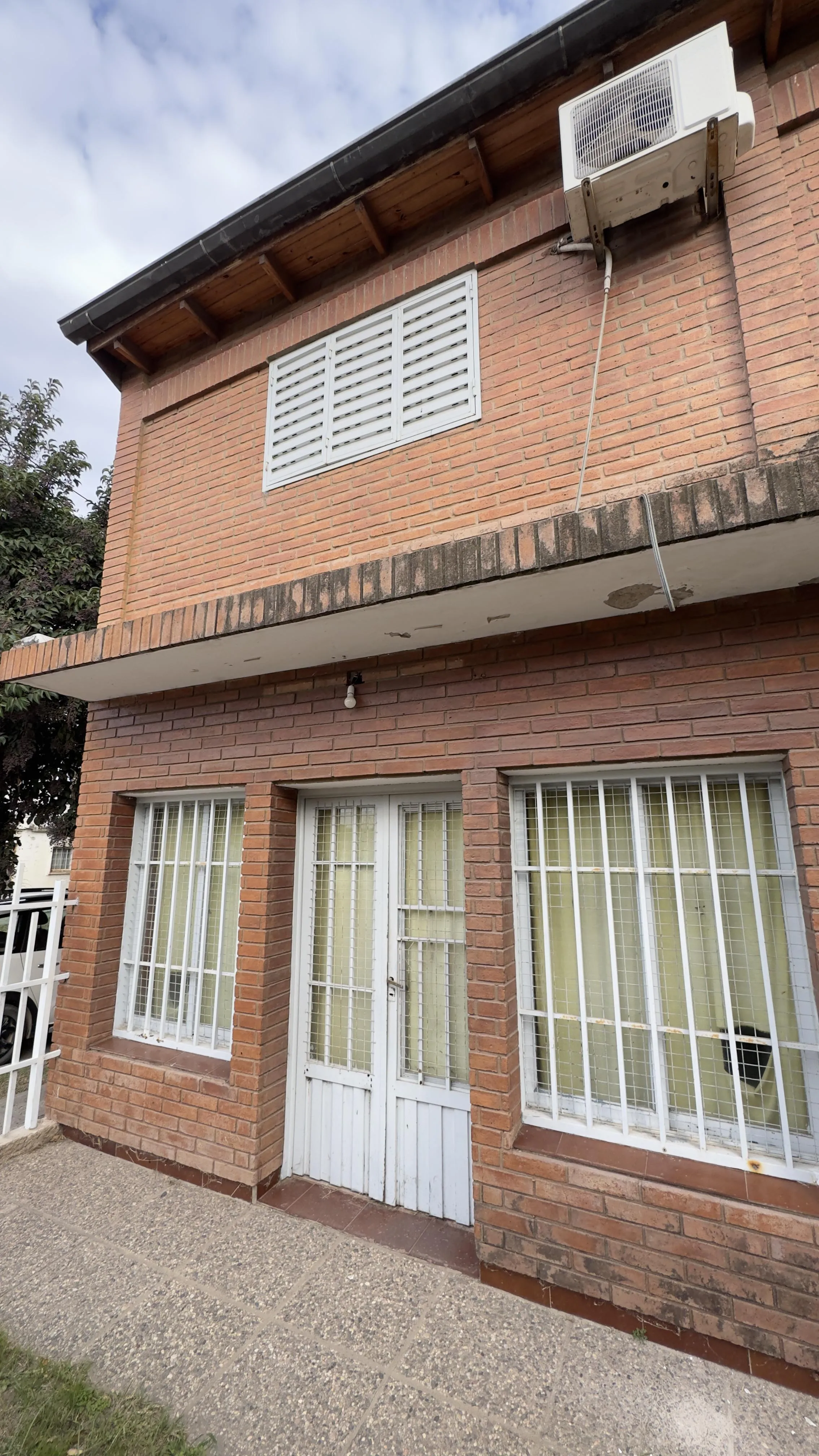 Zona sur Casa Con Local Comercial En Esquina 3 Dormitorios