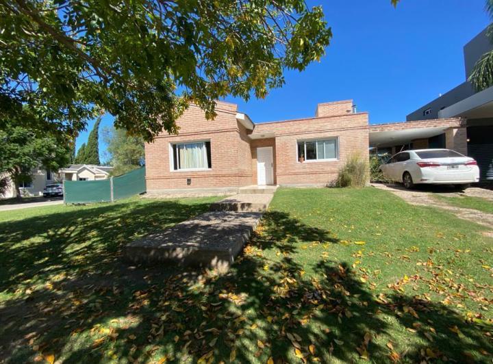 Casa · 120m² · 4 Ambientes · 1 Cochera