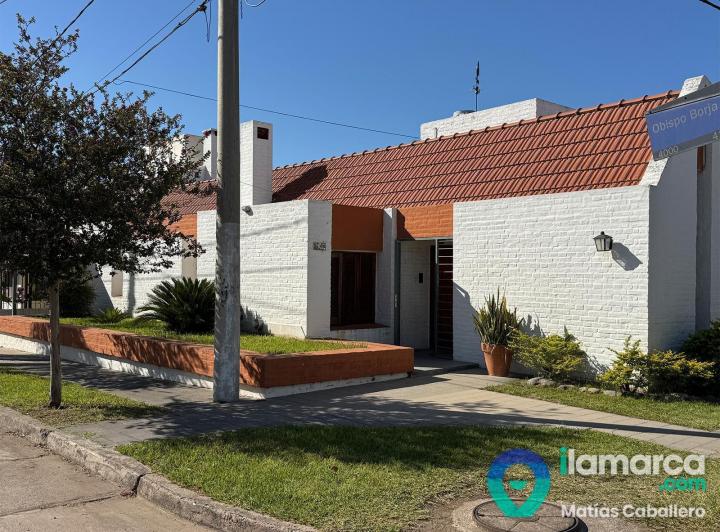 Casa · 180m² · 6 Ambientes · 2 Cocheras