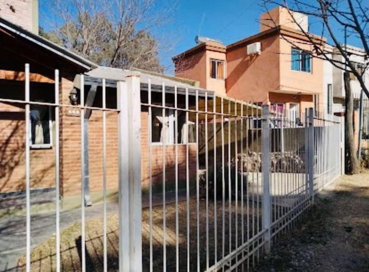 Casa · 80m² · 2 Ambientes · 1 Cochera