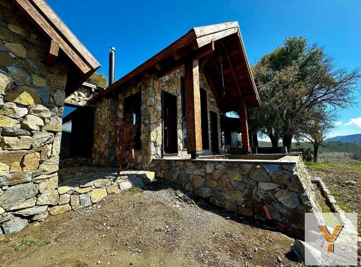 Casa · 230m² · 6 Ambientes · 3 Cocheras