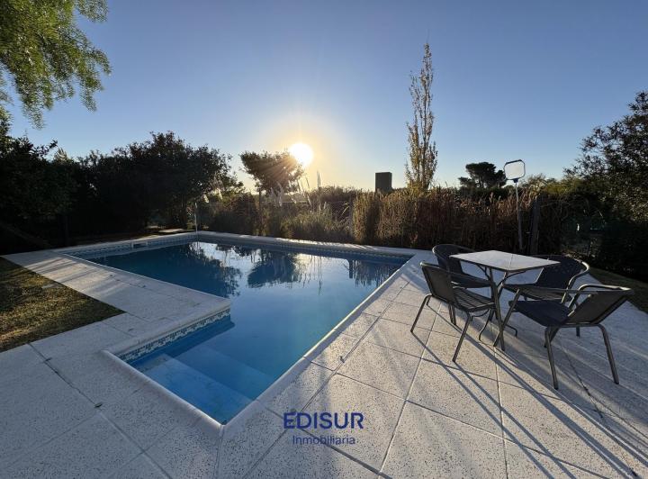 Casa · 393m² · 5 Ambientes · 2 Cocheras