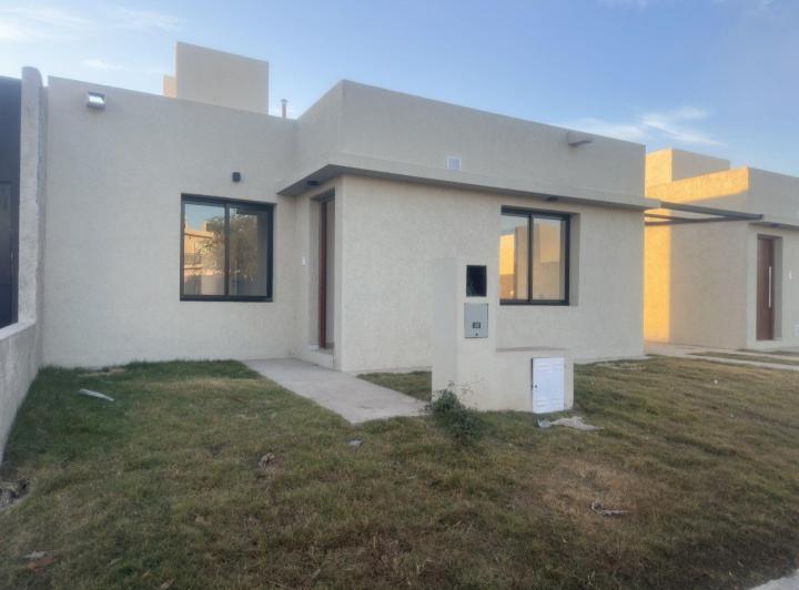 Casa · 75m² · 3 Ambientes · 1 Cochera