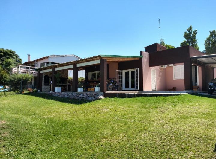 Casa · 206m² · 7 Ambientes · 4 Cocheras