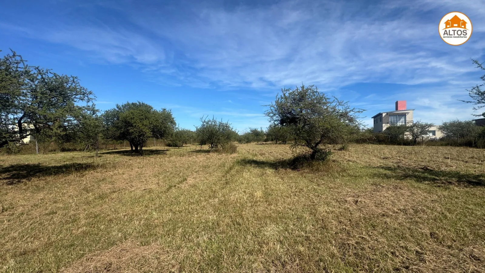 POTRERO DE GARAY-TERRENOS MUY CERCA DEL LAGO LOS MOLINOS EN BARRIO DEL LAGO -CORDOBA-ESCRITURA