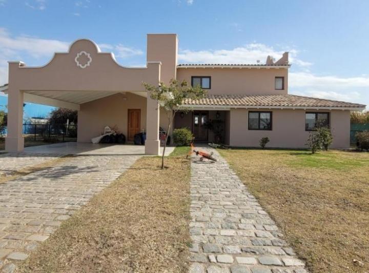 Casa · 400m² · 12 Ambientes · 2 Cocheras