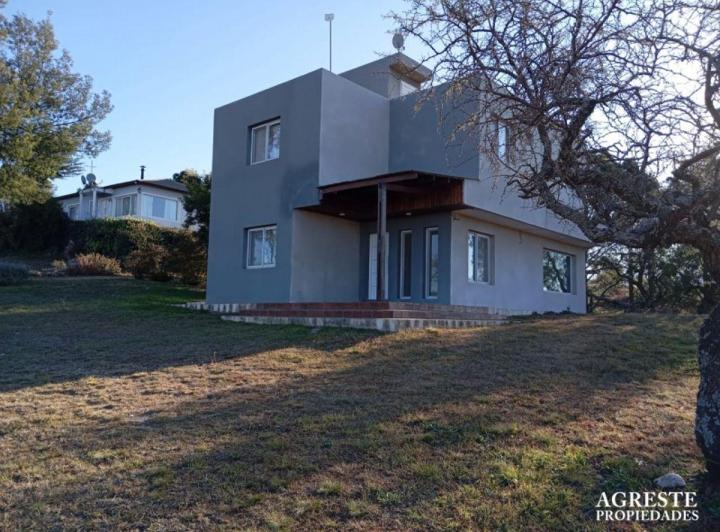Casa · 150m² · 9 Ambientes · 2 Cocheras