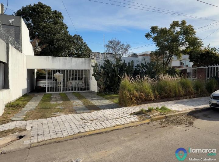 Casa · 313m² · 8 Ambientes · 4 Cocheras