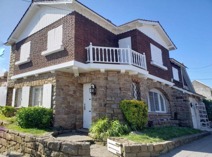 Casa · 160m² · 6 Ambientes · 1 Cochera
