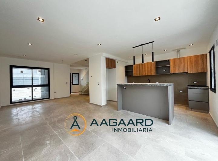 PH · 136m² · 4 Ambientes · 2 Cocheras