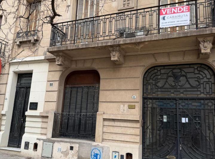 PH · 196m² · 9 Ambientes