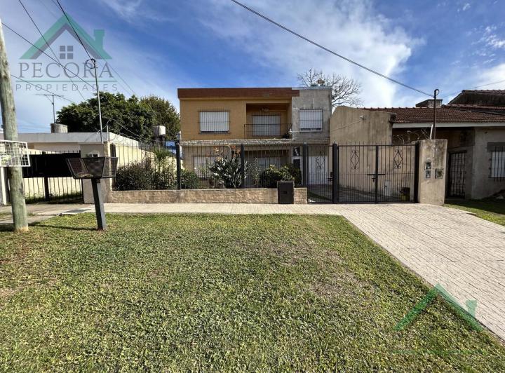 PH · 246m² · 7 Ambientes · 3 Cocheras