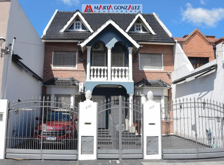PH · 135m² · 4 Ambientes · 1 Cochera