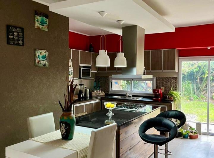 PH · 220m² · 4 Ambientes · 1 Cochera