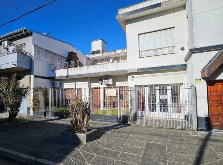 PH · 183m² · 7 Ambientes · 1 Cochera