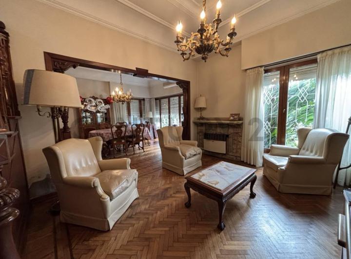 PH · 193m² · 6 Ambientes · 2 Cocheras