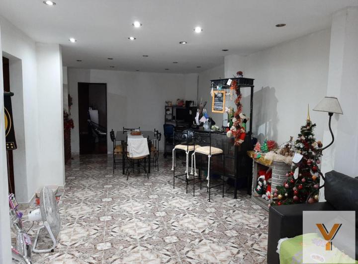 PH · 205m² · 4 Ambientes · 1 Cochera