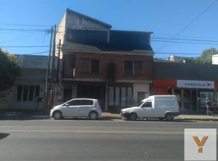PH · 300m² · 8 Ambientes · 2 Cocheras