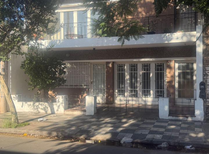 PH · 240m² · 4 Ambientes · 1 Cochera