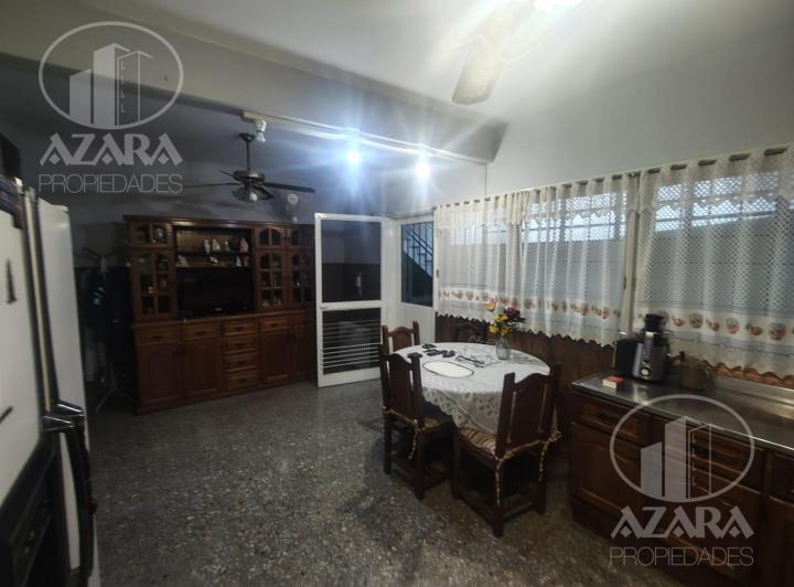 PH · 320m² · 8 Ambientes · 1 Cochera