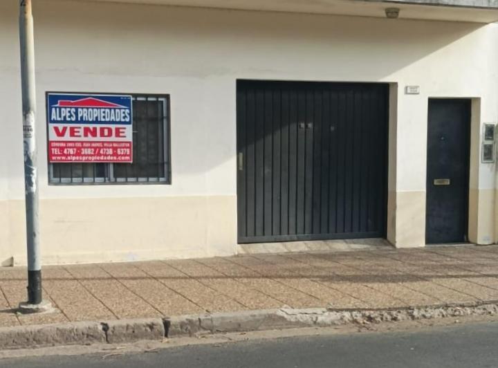 PH · 195m² · 6 Ambientes · 1 Cochera