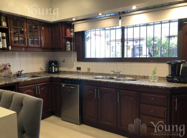 PH · 207m² · 5 Ambientes · 1 Cochera