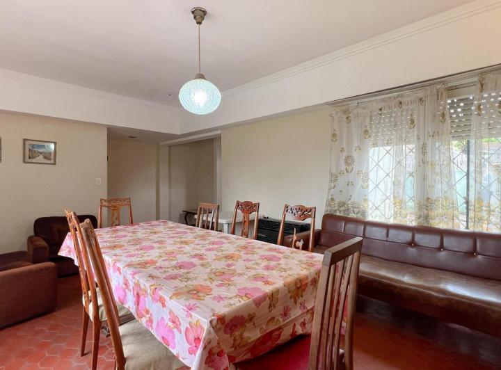 PH · 238m² · 4 Ambientes · 1 Cochera