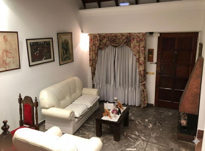 PH · 180m² · 7 Ambientes · 2 Cocheras