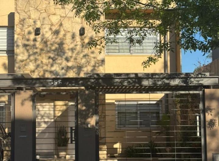 PH · 140m² · 4 Ambientes · 1 Cochera